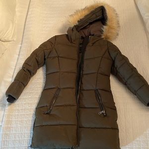 Pajar Kids winter jacket with side zipper and fur hood. Smoke free home.